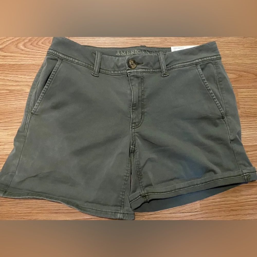 AMERICAN EAGLE Super Stretch X  Green Denim Jean Midi Shorts Women's Size 6